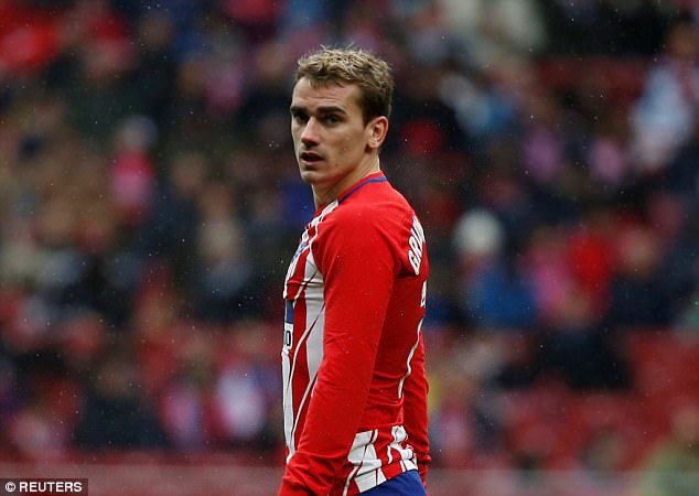 Griezmann wants £400,000 a week to snub Barcelona for Manchester United