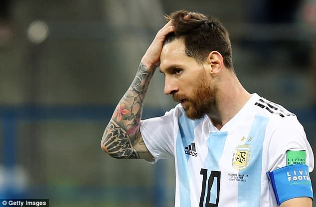 Diego Simeone says he would pick Ronaldo over Messi Diego Simeone says he would pick Ronaldo over Messi