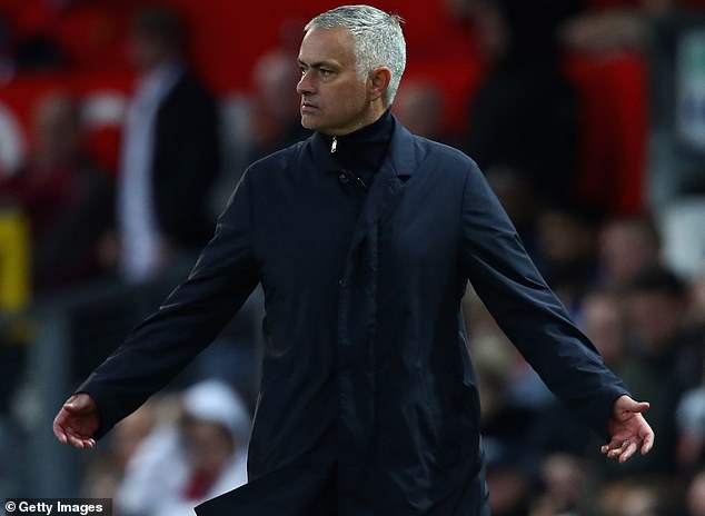Manchester United reportedly facing mass exodus if Mourinho stays in charge Manchester United reportedly facing mass exodus if Mourinho stays in charge