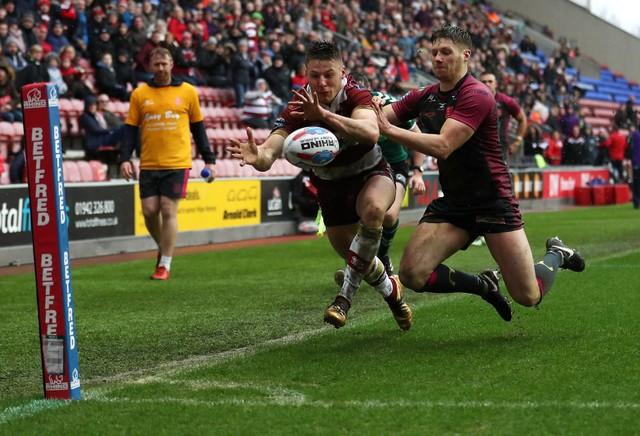 Davies completes Catalans switch Davies completes Catalans switch