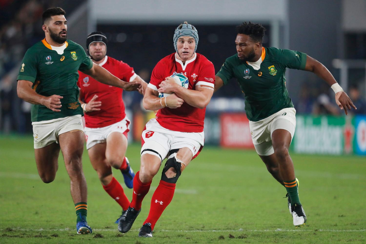 Davies facing lengthy lay-off Davies facing lengthy lay-off