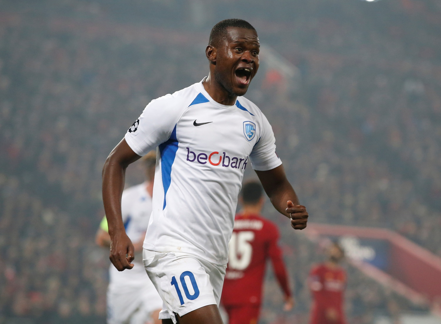 Magpies chasing Genk hitman Magpies chasing Genk hitman