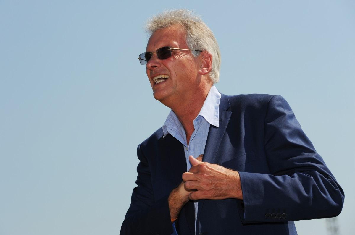 Sarries docked 35 points for salary cap breach Sarries docked 35 points for salary cap breach