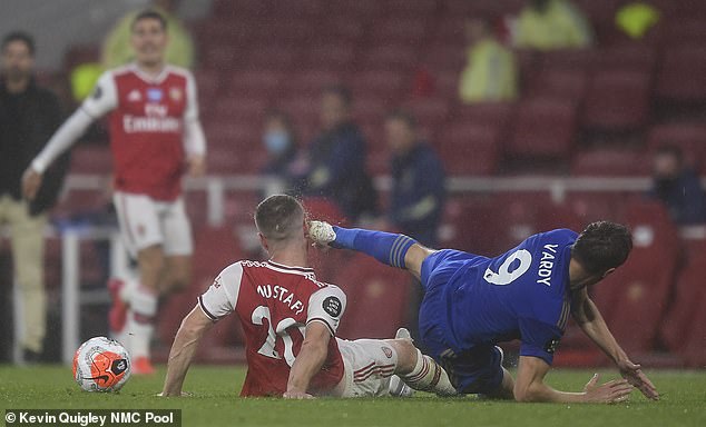 Arsenal boss Arteta fumes after Vardy avoids red card for kicking Mustafi in the head Arsenal boss Arteta fumes after Vardy avoids red card for kicking Mustafi in the head
