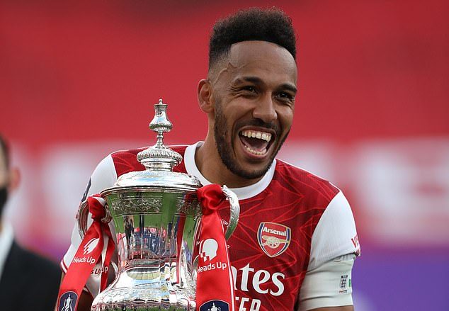 Arsenal reach verbal agreement with Aubameyang over £250,000-per-week three-year deal Arsenal reach verbal agreement with Aubameyang over £250,000-per-week three-year deal