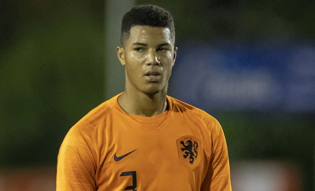 Chelsea in talks to sign Barcelona defender Xavier Mbuyamba Chelsea in talks to sign Barcelona defender Xavier Mbuyamba