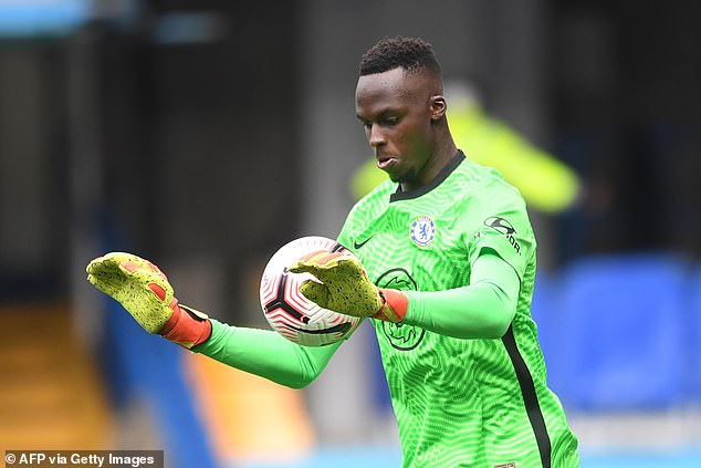 Chelsea suffer major injury scare with new goalkeeper Mendy Chelsea suffer major injury scare with new goalkeeper Mendy