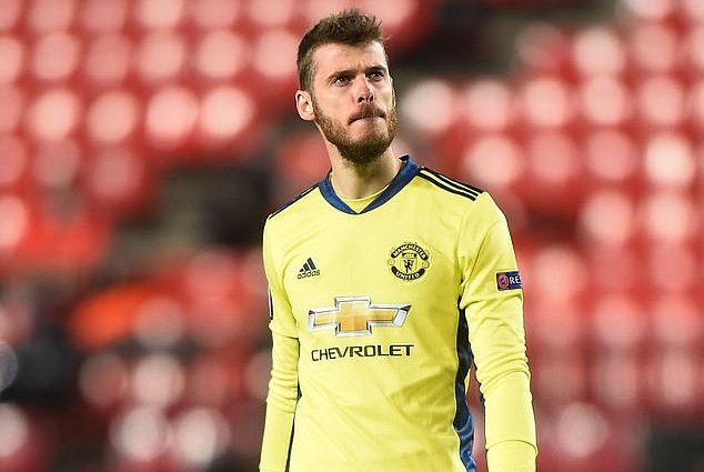 Scholes refuses to write off De Gea but believes Henderson is Man United No 1 Scholes refuses to write off De Gea but believes Henderson is Man United No 1