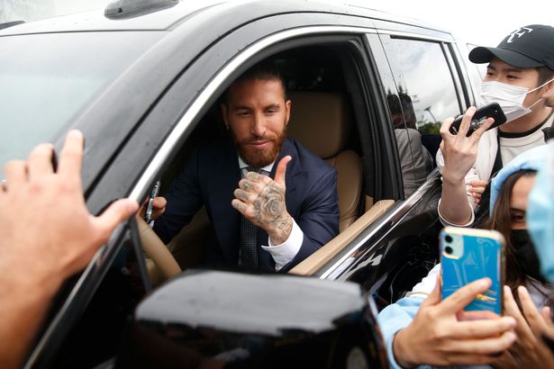 Sergio Ramos turns down Manchester United for the second time as he nears PSG switch Sergio Ramos turns down Manchester United for the second time as he nears PSG switch
