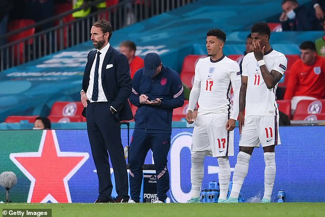Ferdinand: Southgate ‘let himself down’ tactically in defeat by Italy Ferdinand: Southgate ‘let himself down’ tactically in defeat by Italy