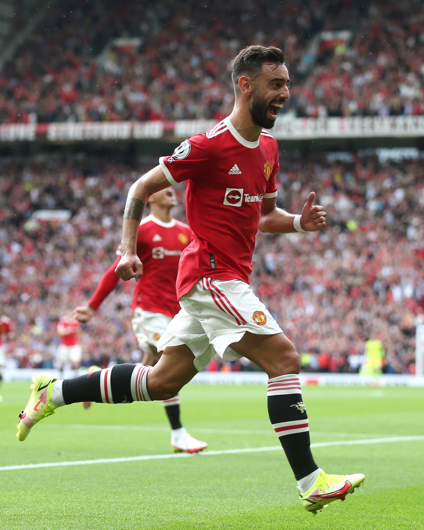 Premier League: Fernandes Bags Hat-Trick As Man United Thrash Leeds At OldTrafford Premier League: Fernandes Bags Hat-Trick As Man United Thrash Leeds At OldTrafford