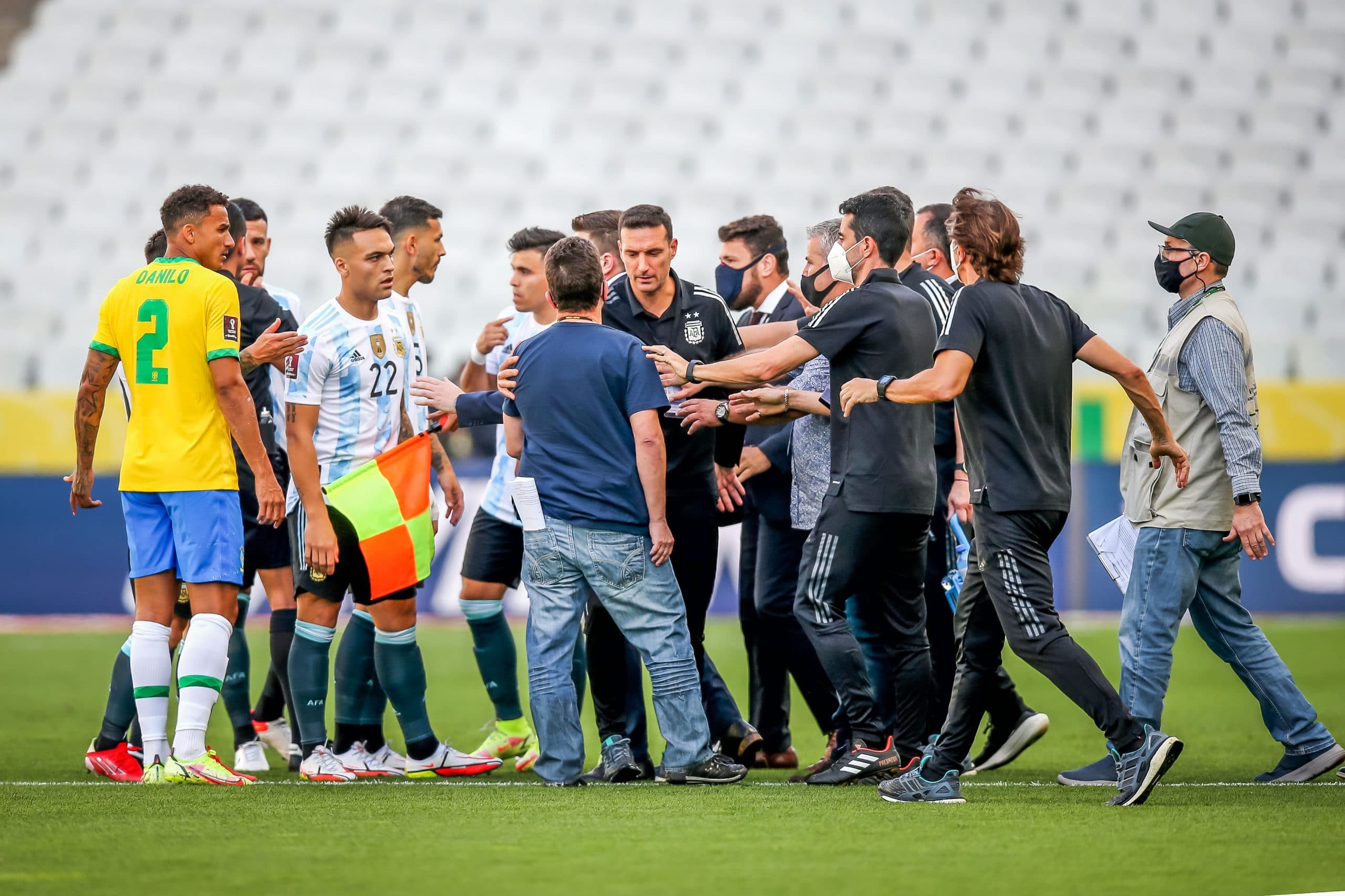 COVID-19: Brazil vs Argentina WCQ Suspended After Health Officials Storm Pitch To Remove Four Players COVID-19: Brazil vs Argentina WCQ Suspended After Health Officials Storm Pitch To Remove Four Players