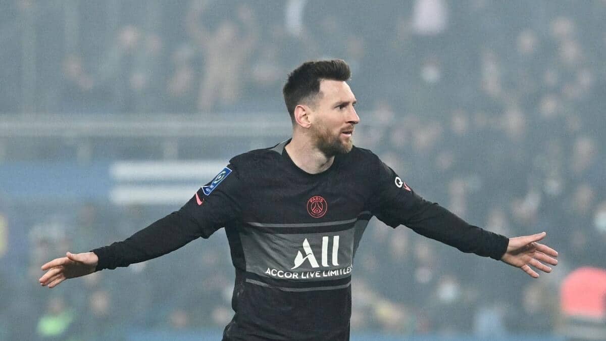 Messi Scores First Ligue 1 Goal As PSG Beat Simon’s Nantes Messi Scores First Ligue 1 Goal As PSG Beat Simon’s Nantes