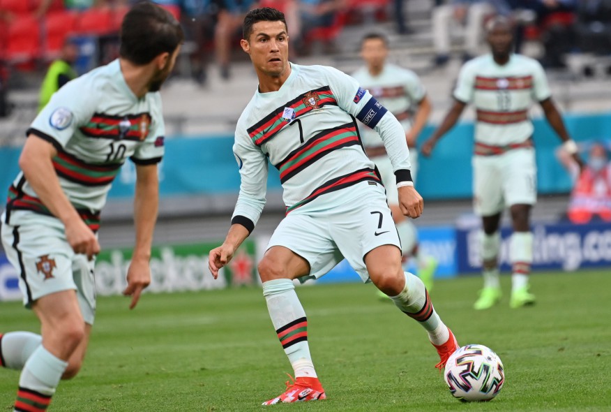 Portugal Coach Santos Denies Bust-up With Ronaldo Portugal Coach Santos Denies Bust-up With Ronaldo