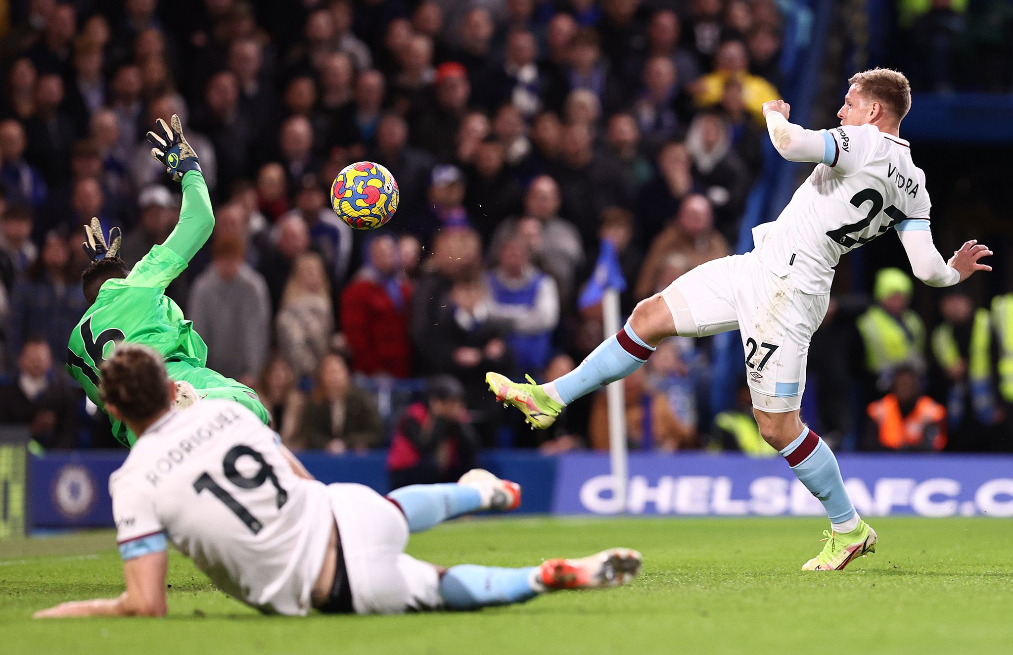 Chelsea Fail To Extend Lead At The Top After Burnley Draw As Onyeka’s Brentford Lose 4th Consecutive Game Chelsea Fail To Extend Lead At The Top After Burnley Draw As Onyeka’s Brentford Lose 4th Consecutive Game