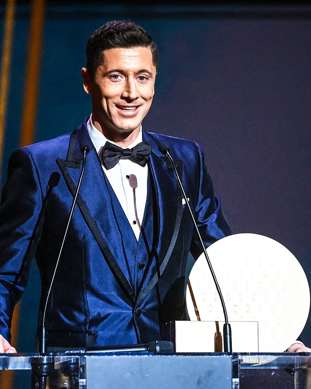 Lewandowski Reacts After Losing Ballon d’Or Award To Messi Lewandowski Reacts After Losing Ballon d’Or Award To Messi