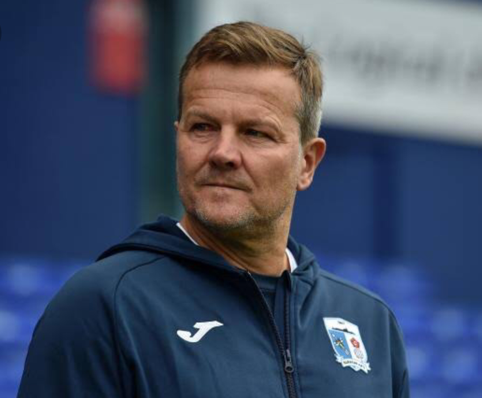 English Coach Fined, Handed 8-Match Ban After Rant Against Female Assistant Referee English Coach Fined, Handed 8-Match Ban After Rant Against Female Assistant Referee