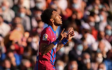Aubameyang Equals Romario, Ronaldo, Ibrahimovic Feat At Barcelona