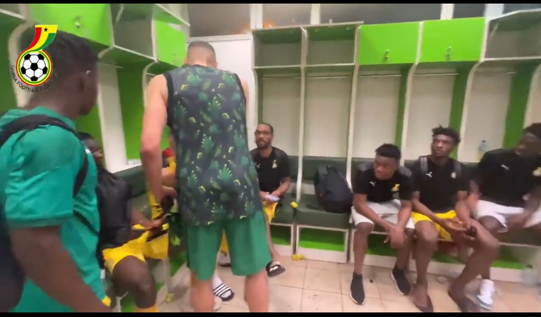 2022 WCQ: Balogun Congratulates Black Stars Players, Officials Inside Dressing Room 2022 WCQ: Balogun Congratulates Black Stars Players, Officials Inside Dressing Room