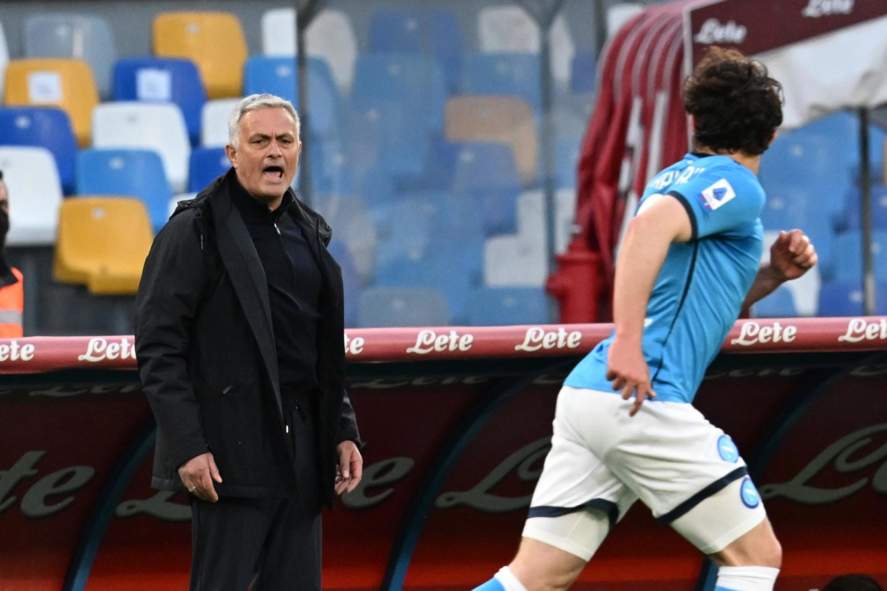 Mourinho Blasts Referees After Roma Draw Against Napoli Mourinho Blasts Referees After Roma Draw Against Napoli