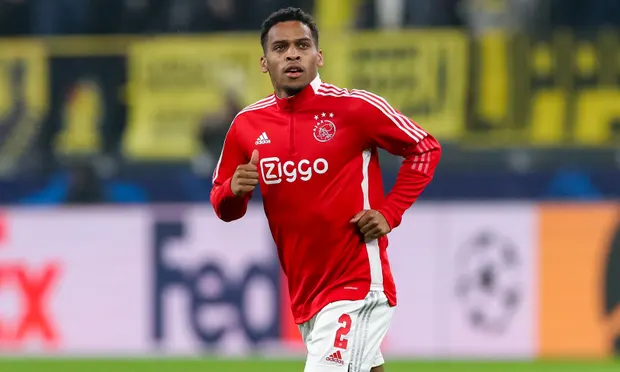 Louis van Gaal Sends Jurrien Timber Warning Over  Manchester United