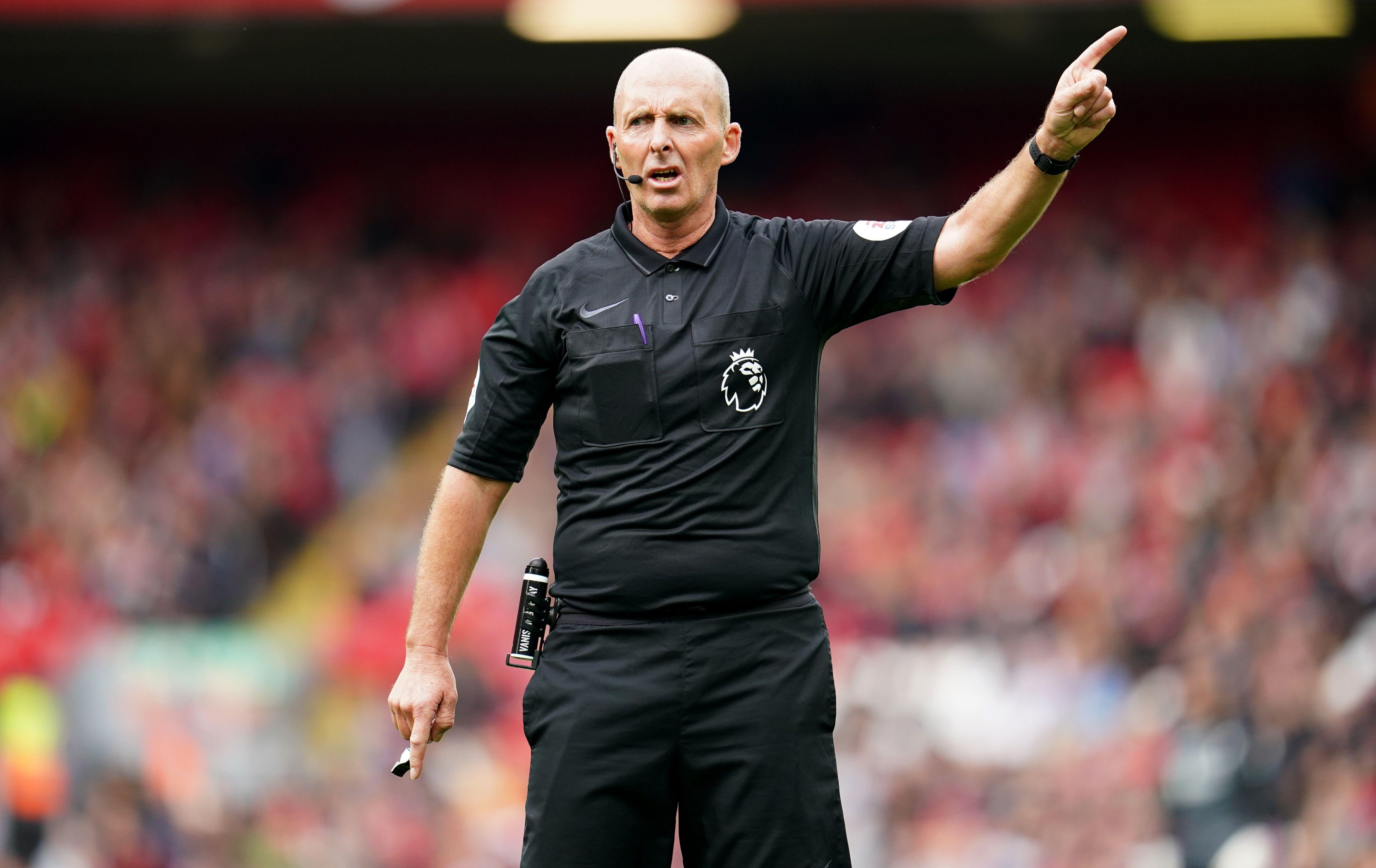 Mike Dean Concedes Mistake In Chelsea Vs Tottenham Controversy Mike Dean Concedes Mistake In Chelsea Vs Tottenham Controversy
