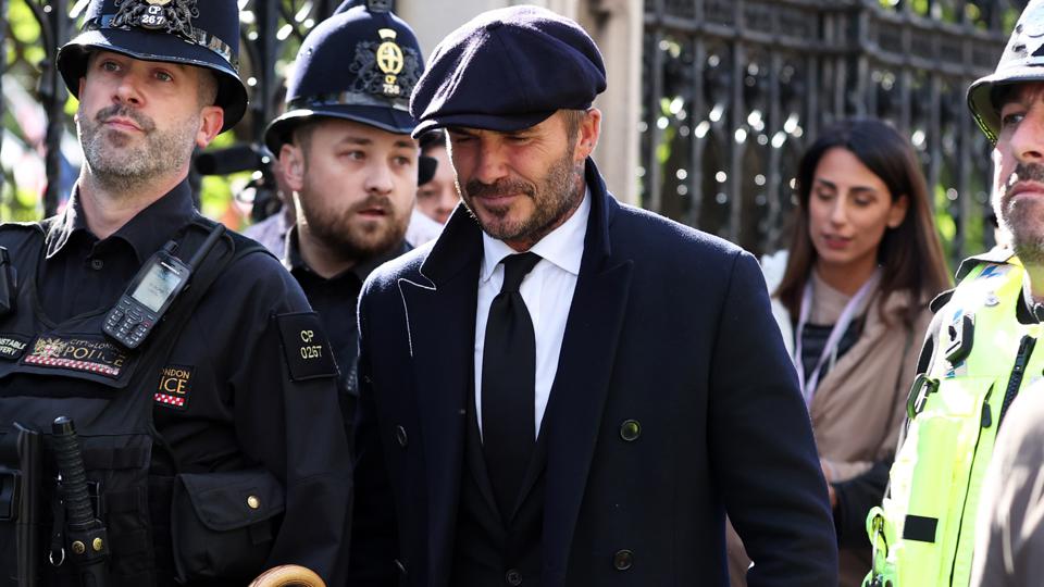 Beckham On A Queue For More Than 12 Hours To Pay Queen Tribute Beckham On A Queue For More Than 12 Hours To Pay Queen Tribute
