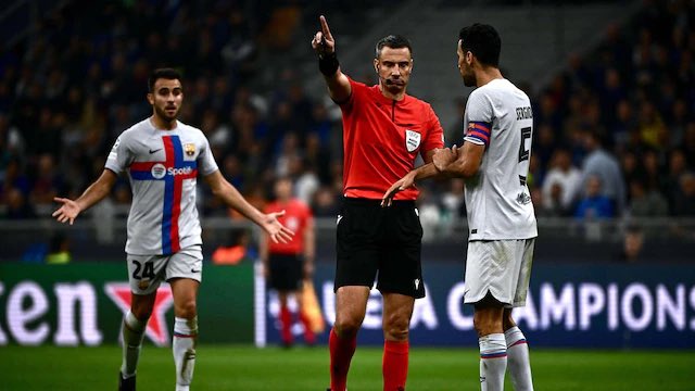 BARCELONA ROBBED? Former Referee Points Out Errors In UCL Clash BARCELONA ROBBED? Former Referee Points Out Errors In UCL Clash