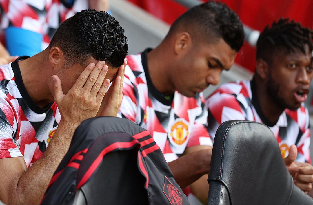 Manchester United Players Should Be Embarassed, Says Roy Keane Manchester United Players Should Be Embarassed, Says Roy Keane