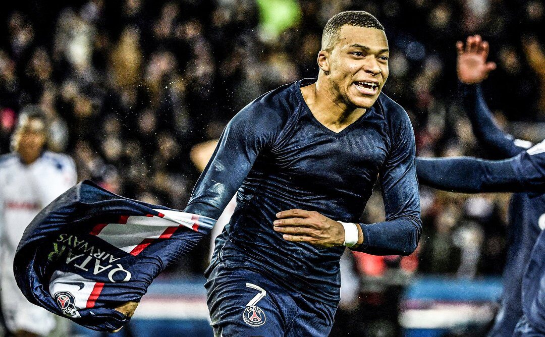Kylian Mbappe Scores Late Penalty As PSG Defeat Strasbourg 2-1 Kylian Mbappe Scores Late Penalty As PSG Defeat Strasbourg 2-1