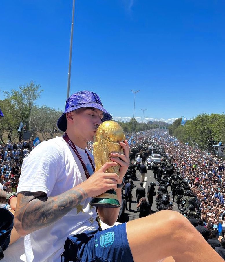 Lisandro Martinez Misses Tagliafico’s Wedding, Returns To Man United Lisandro Martinez Misses Tagliafico’s Wedding, Returns To Man United