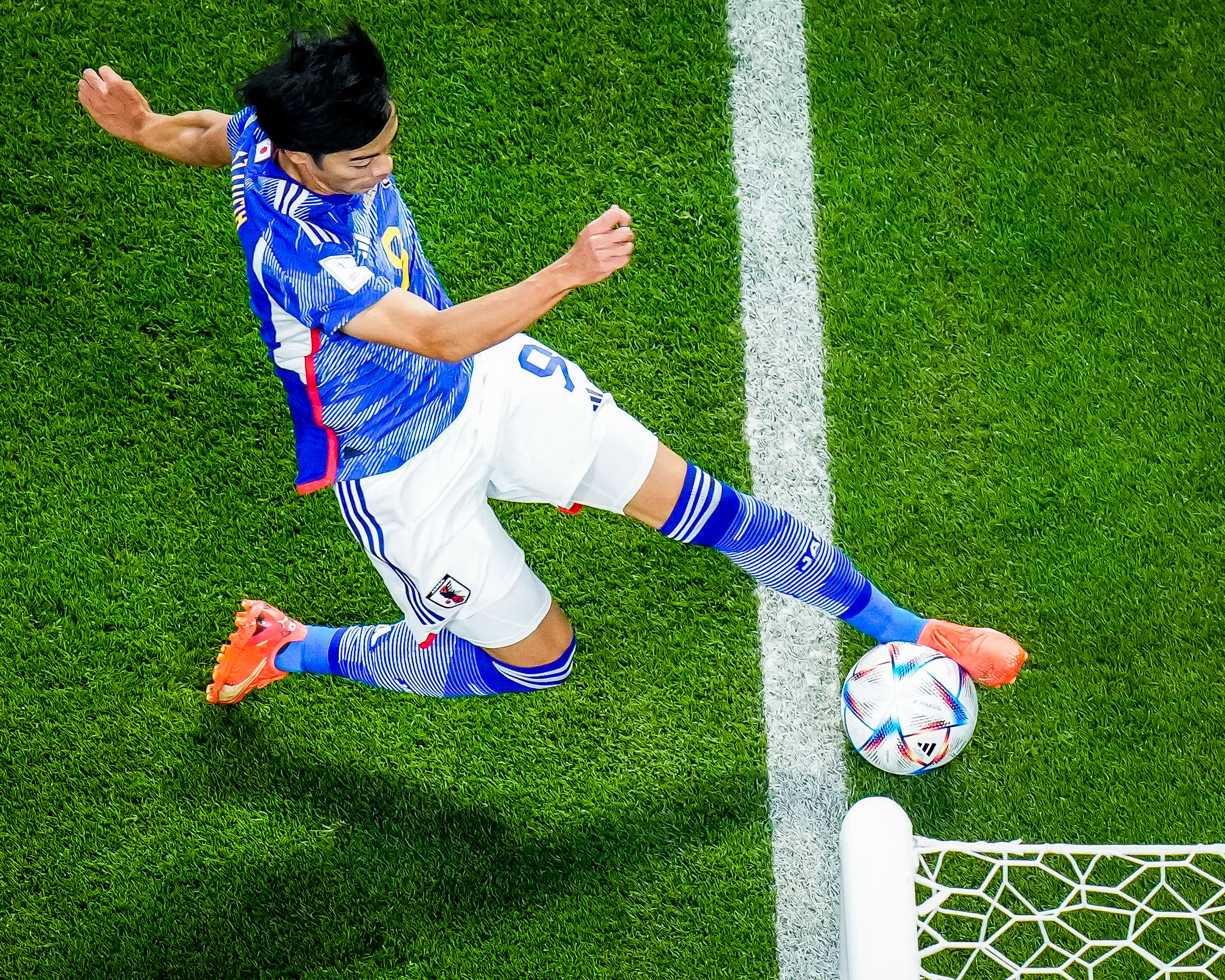 New Angle Of Japan’s Controversial World Cup Goal Revealed, Knocks Germany Out New Angle Of Japan’s Controversial World Cup Goal Revealed, Knocks Germany Out