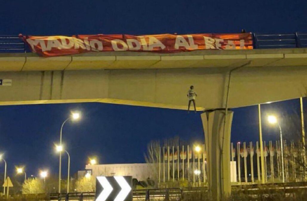 Vinicius Junior “Dummy” Hung On A Bridge Ahead Of Madrid Derby Vinicius Junior “Dummy” Hung On A Bridge Ahead Of Madrid Derby