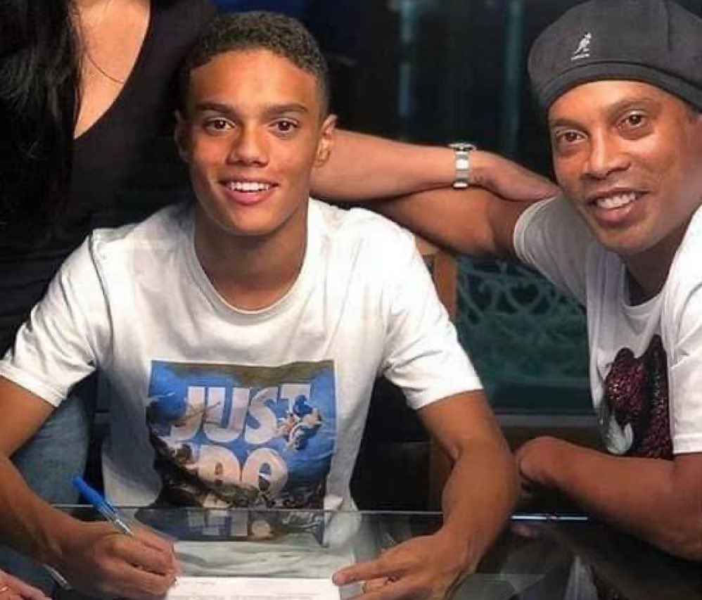 Ronaldinho’s Son Plays Manchester United In Barcelona Debut Ronaldinho’s Son Plays Manchester United In Barcelona Debut