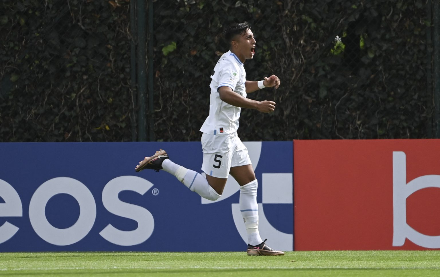 Barcelona Transfer Target Prefers To Stay Put In South America Barcelona Transfer Target Prefers To Stay Put In South America