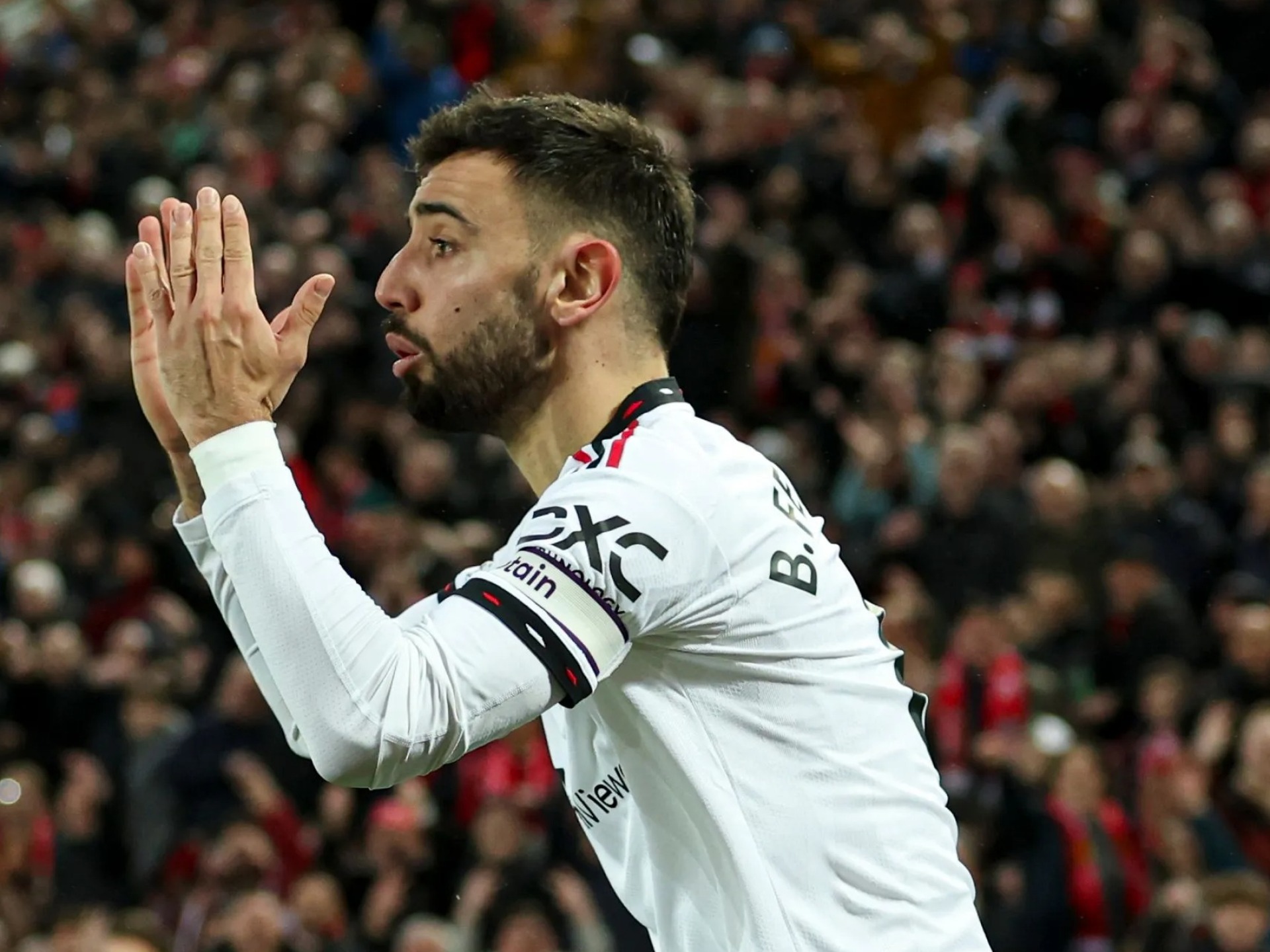 Bruno Fernandes ‘Avoids FA Punishment For Pushing Linesman’ Bruno Fernandes ‘Avoids FA Punishment For Pushing Linesman’