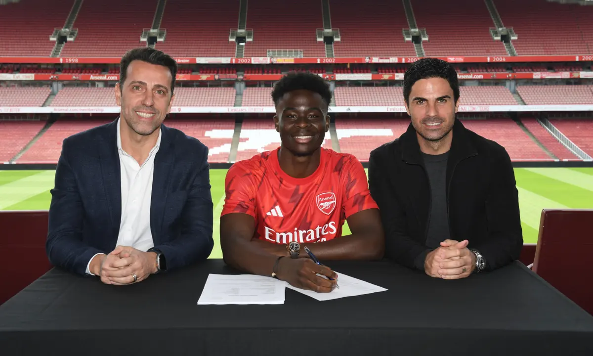 Bukayo Saka Signs New Arsenal Contract To 2027 Bukayo Saka Signs New Arsenal Contract To 2027