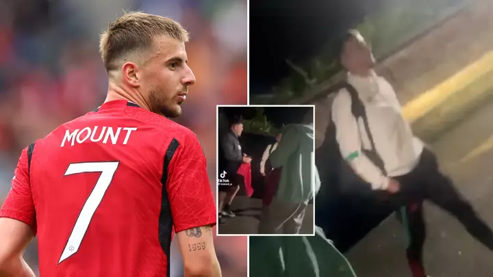 Mason Mount Praised For Refusing To Sign Man United Shirts After Being Hounded By ‘Fans’ Mason Mount Praised For Refusing To Sign Man United Shirts After Being Hounded By ‘Fans’