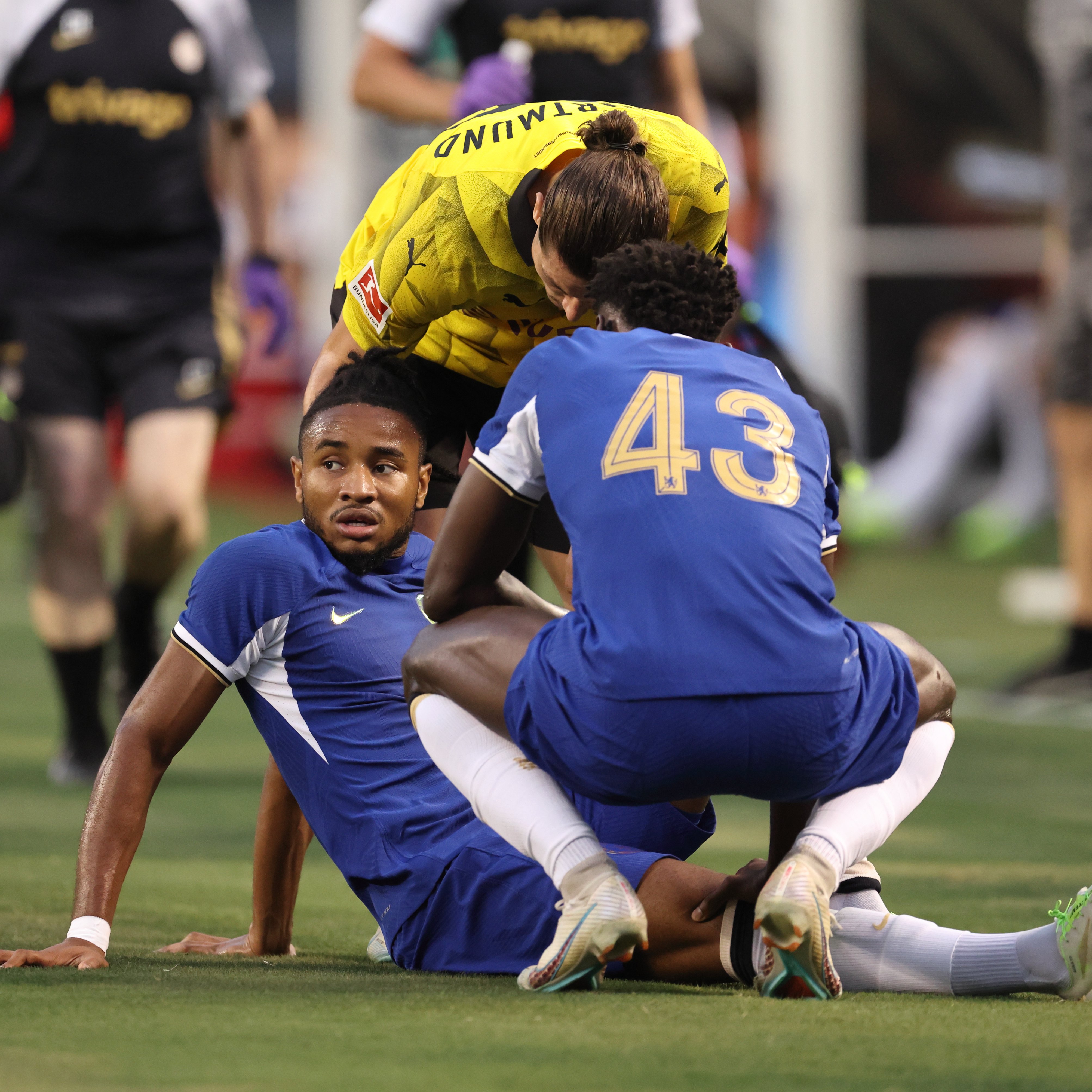 Chelsea Injury Scare As New Forward Suffers Knee Problem Chelsea Injury Scare As New Forward Suffers Knee Problem