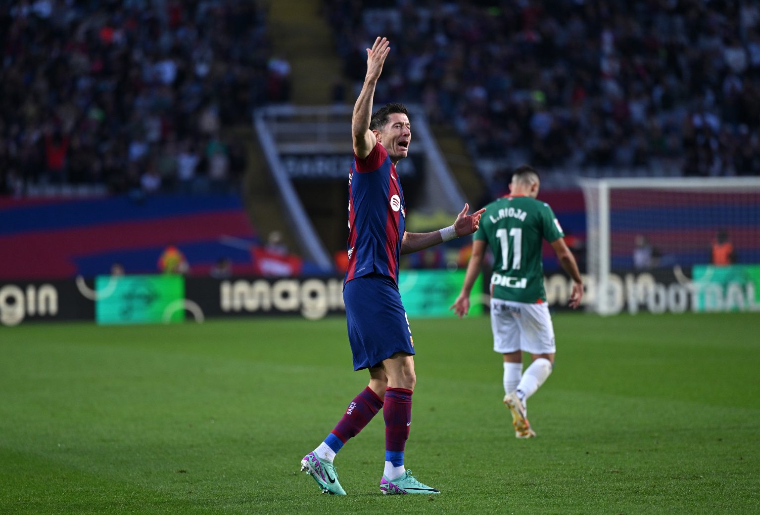 Barcelona Want Veteran Superstar To Mentor 18-Year-Old Wonderkid Amid Saudi Arabia Interest Barcelona Want Veteran Superstar To Mentor 18-Year-Old Wonderkid Amid Saudi Arabia Interest