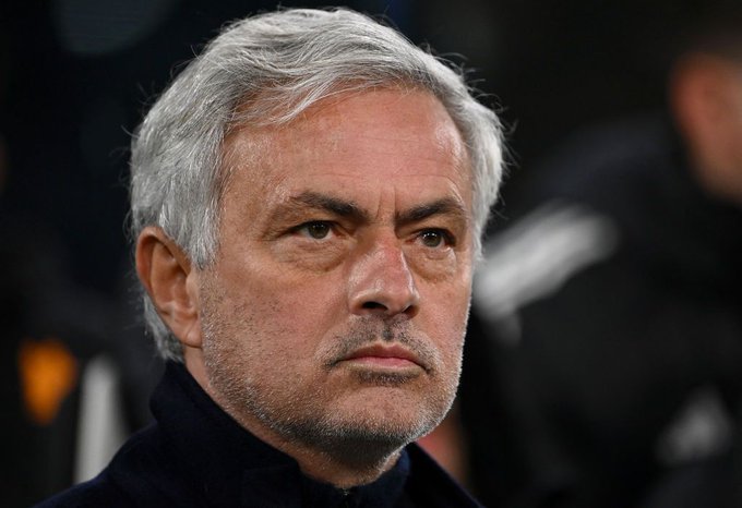 Fans Boo Mourinho Following Roma’s Damaging Loss To Milan Fans Boo Mourinho Following Roma’s Damaging Loss To Milan