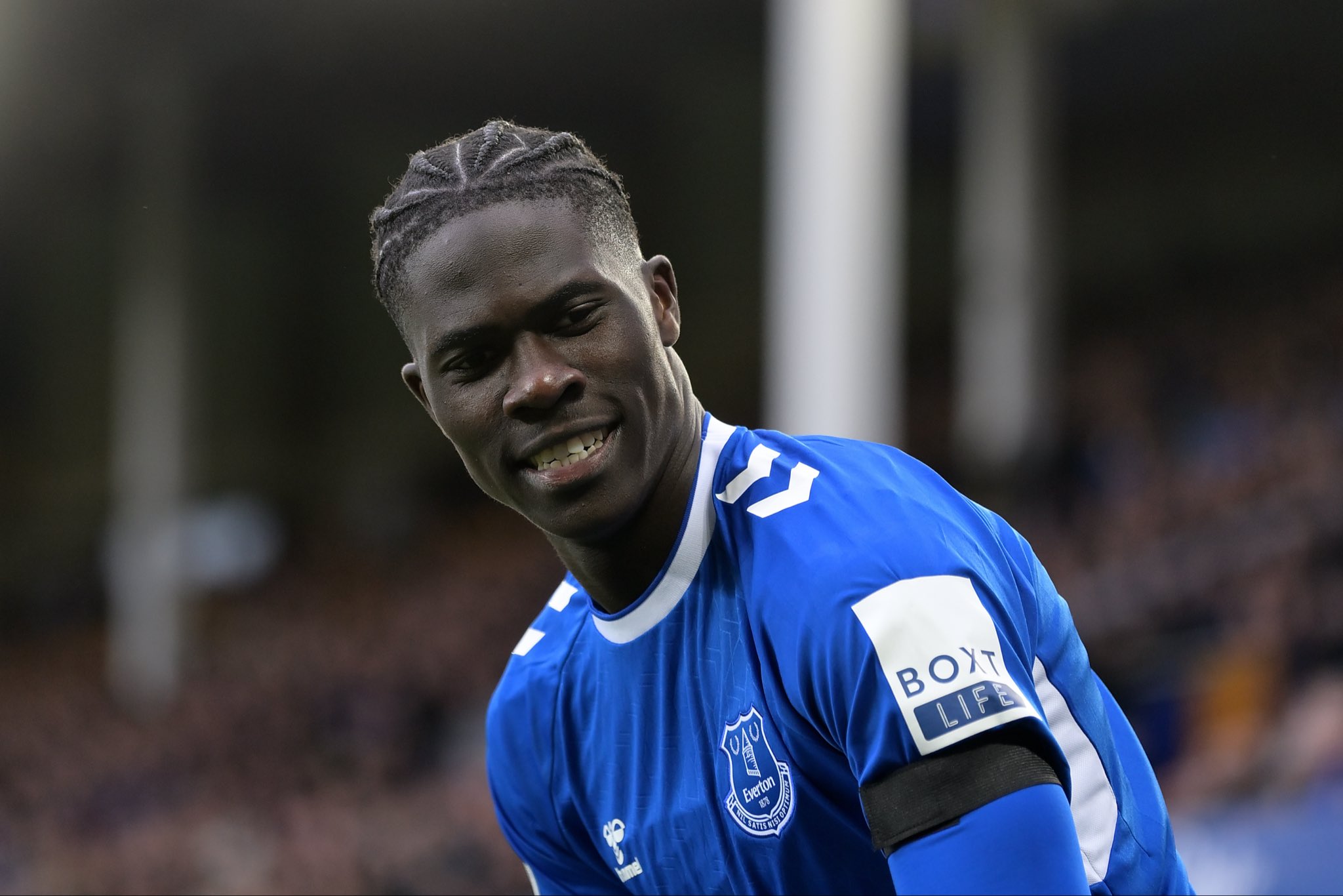 Amadou Onana Has Been Linked To Arsenal Preparing To Release Declan Rice From The Club Amadou Onana Has Been Linked To Arsenal Preparing To Release Declan Rice From The Club