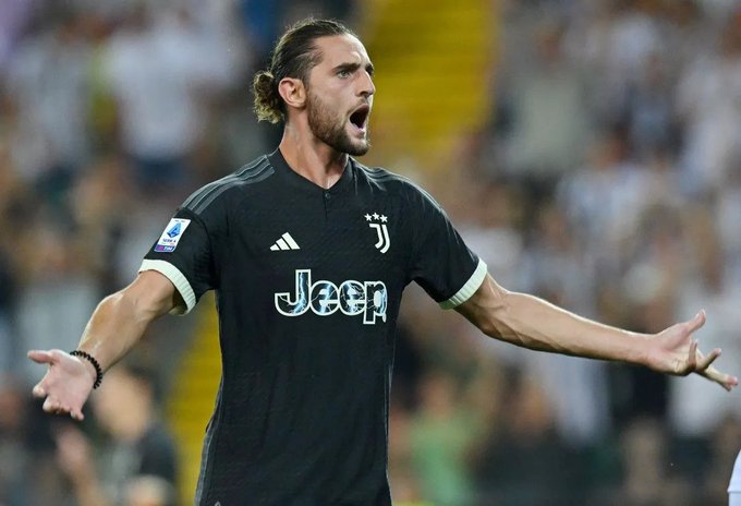 Arsenal, Tottenham Hold Talks With 28-Year-Old Juventus Midfielder Arsenal, Tottenham Hold Talks With 28-Year-Old Juventus Midfielder