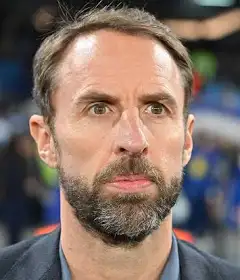 Gary Neville Offers Verdict On Gareth Southgate Becoming Next Man Utd Manager