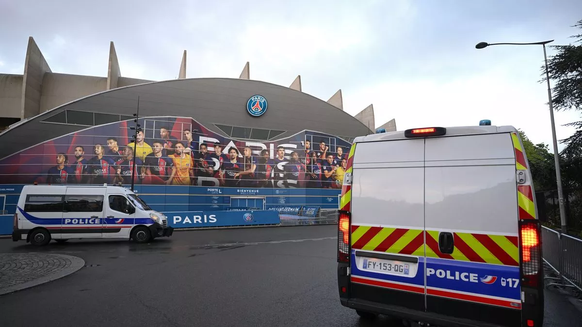 Cyberattack Targets PSG Before Champions League Match, As Security Increases After ISIS Bomb Threat Cyberattack Targets PSG Before Champions League Match, As Security Increases After ISIS Bomb Threat