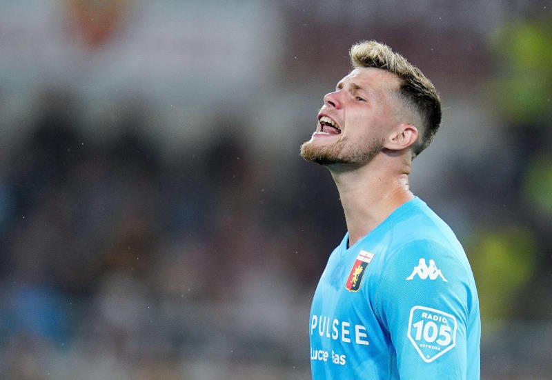 Man United Plan To Sign Spanish Goal Keeper Man United Plan To Sign Spanish Goal Keeper