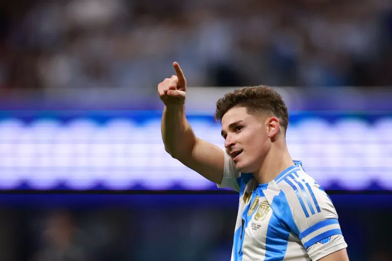 Man City Sends Clear Message To PSG, Barcelona On Alvarez Man City Sends Clear Message To PSG, Barcelona On Alvarez