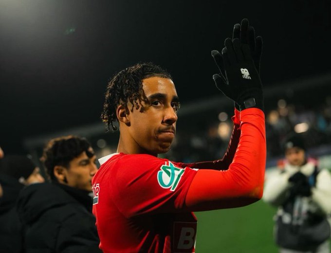 Man United Win Yoro Battle As Player Flies To UK For Medical Man United Win Yoro Battle As Player Flies To UK For Medical