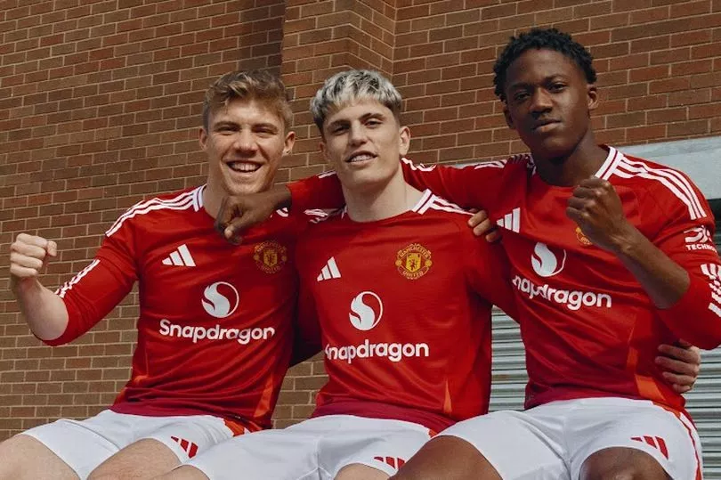 Manchester United Unveil New 2024/25 Home kit With Inspiration From Busby Babes Strip Manchester United Unveil New 2024/25 Home kit With Inspiration From Busby Babes Strip