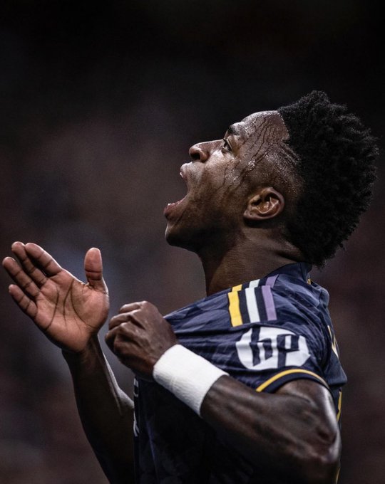 Seedorf Asserts ‘Unresolved’ Dispute Cost Vinicius The Ballon d’Or Seedorf Asserts ‘Unresolved’ Dispute Cost Vinicius The Ballon d’Or